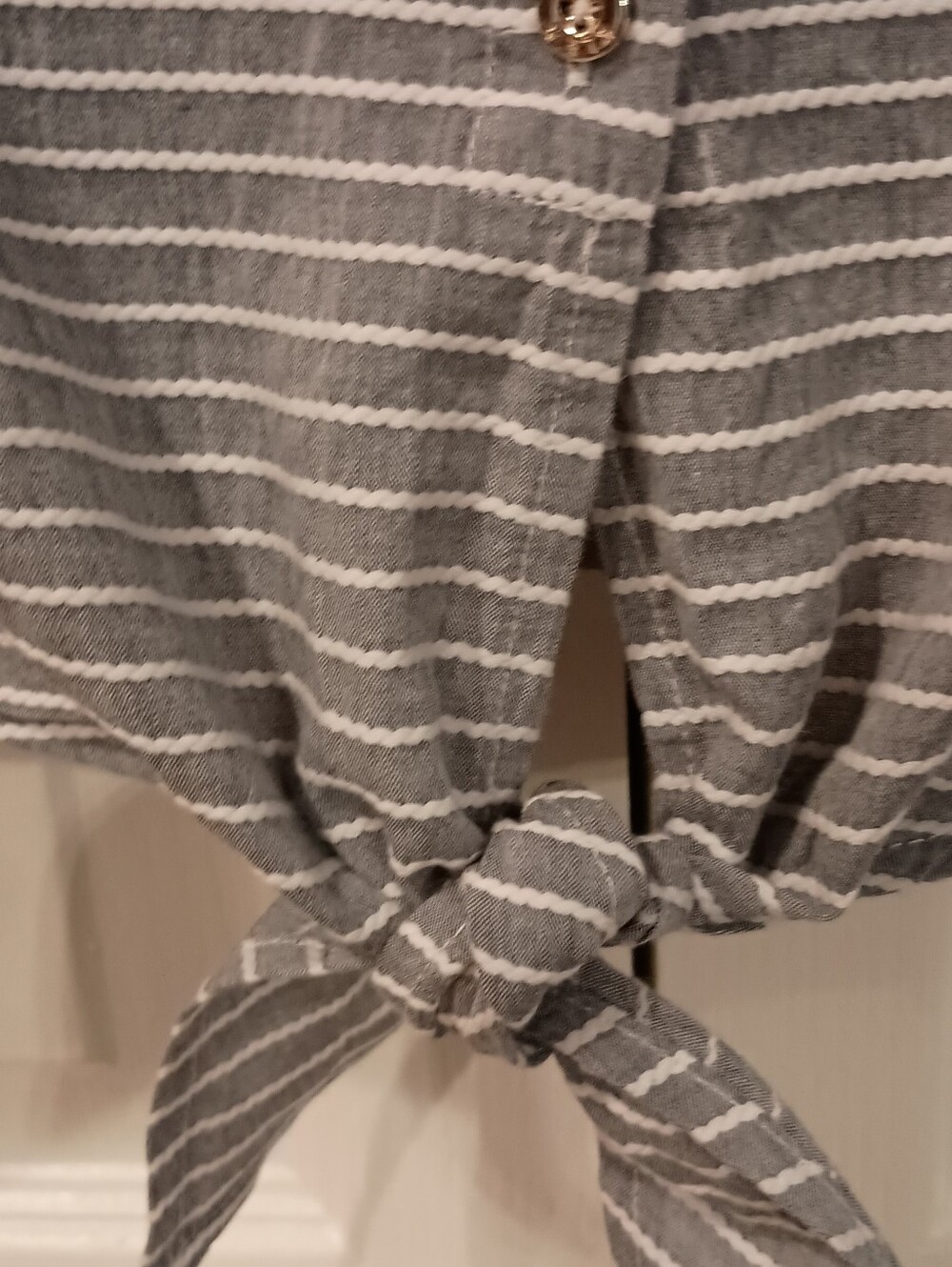 Anne Klein Gray and White Striped Tie-Hem Sleeveless Button-Up Top - Picture 6 of 10